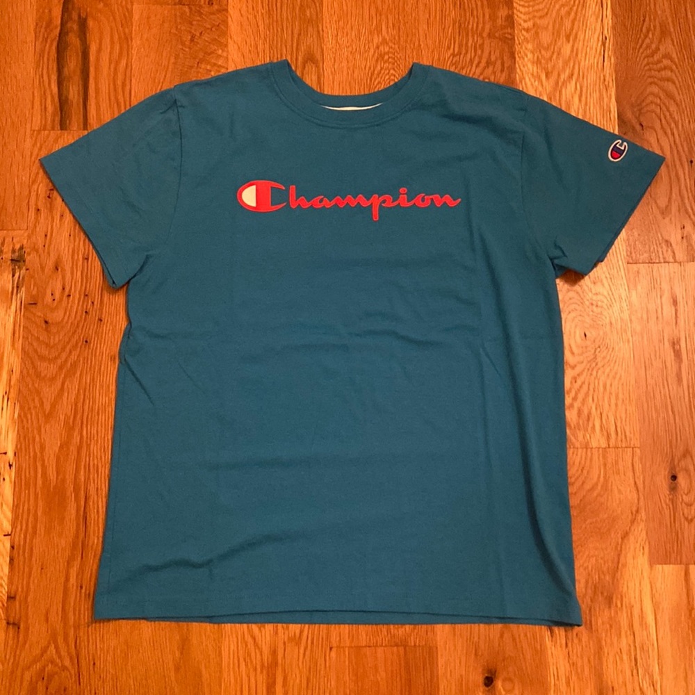 Champion T-Shirt, barely worn, great quality!